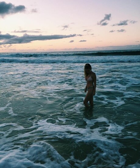 rianabailey Quick model image