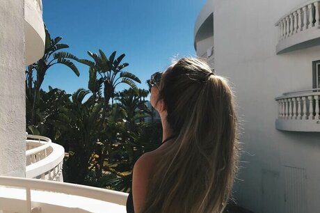 rianabailey erotic model archive