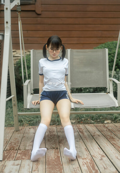 LynnLi7698 naked pornstar photos