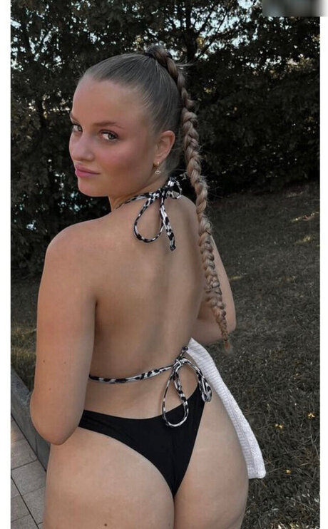 Milena Sing perfect star image