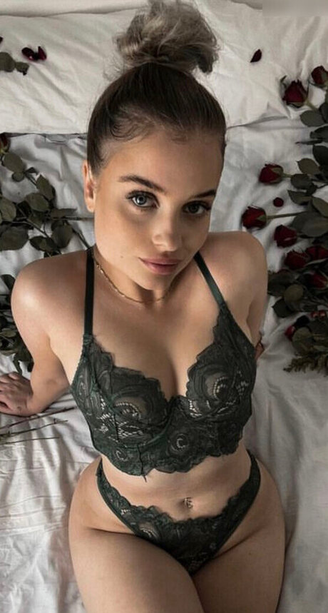 Milena Sing erotic actress picture