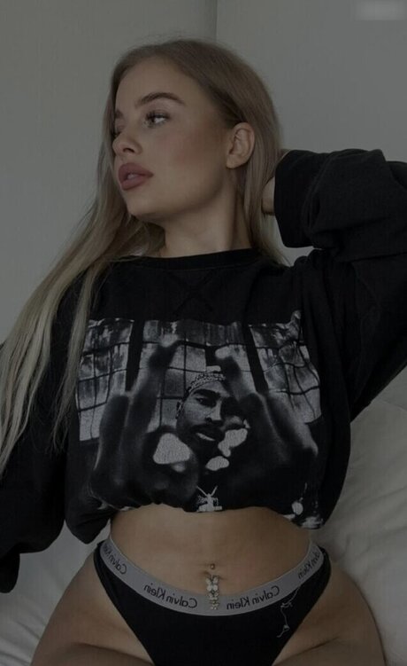 Milena Sing hd pornstar photo