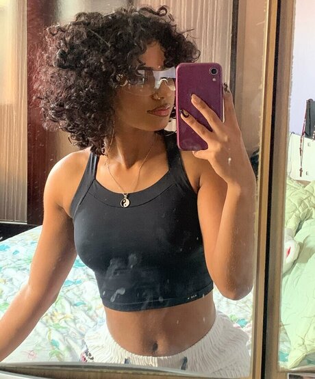 baddiejuu naked model images