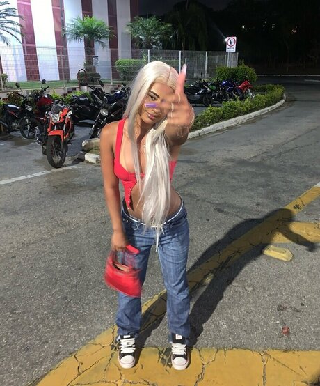 baddiejuu pretty model photos