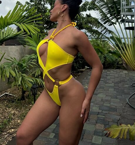 baddiejuu nice pornstar image