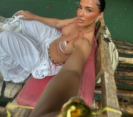 baddiejuu pornographic star img