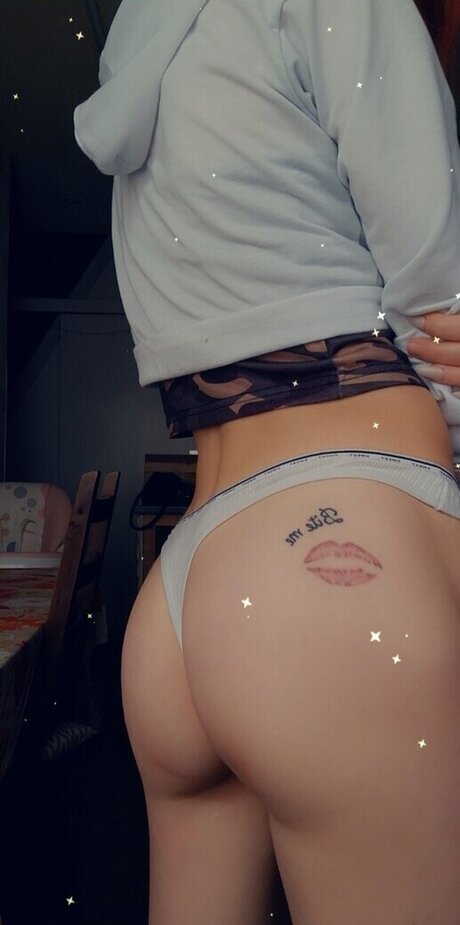 Chrissychriss naked model images