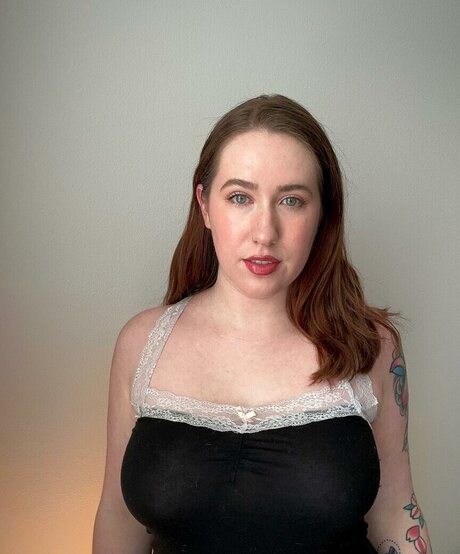 Wolverneen beautiful model img