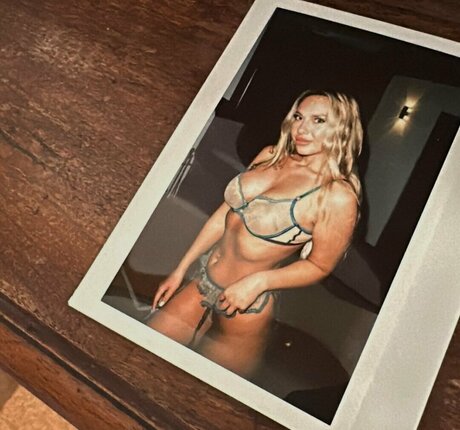 Heymynameisvanessa model porn gallery