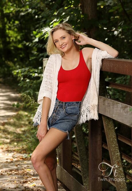 ashleyyy597 star pornographic pic