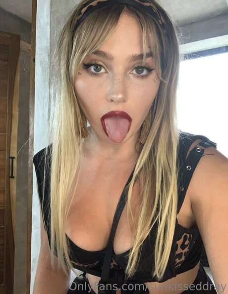 sunkissedray star adult pic