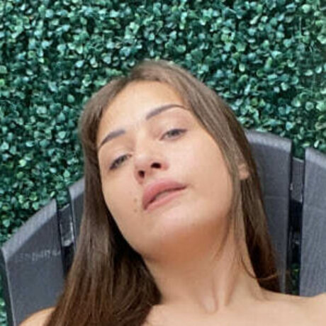 angelaskye high quality model image