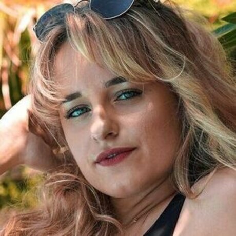 Camille LV perfect model photo