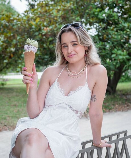 Camille LV xxx actress image