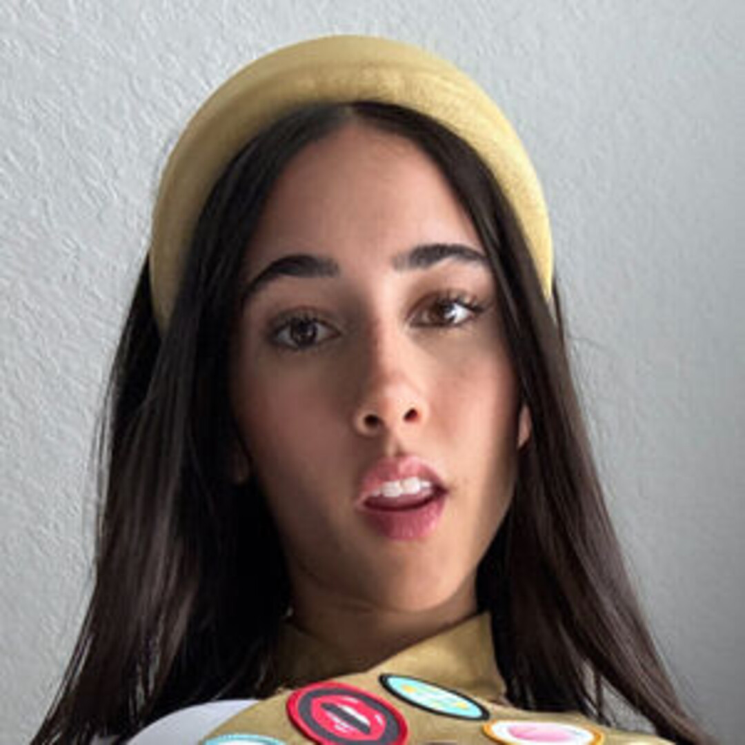 Izzy Green model image