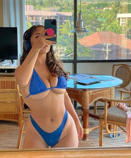 Farah Asteri Quick model image