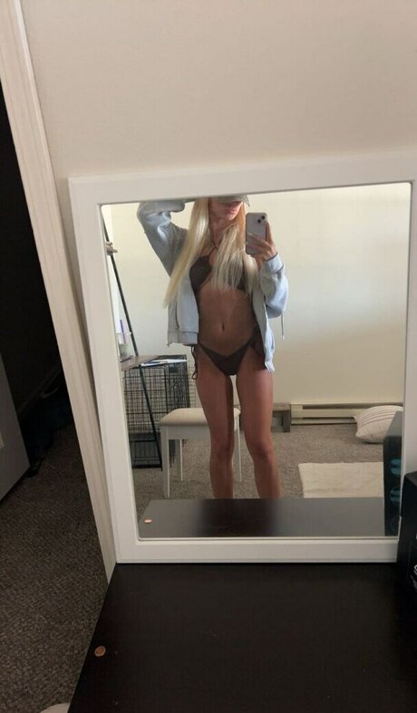 Bella Paulson pretty model photo