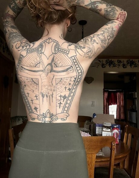 thiccandmorts star exclusive images