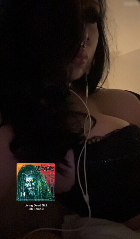 Gothminze star hot photo