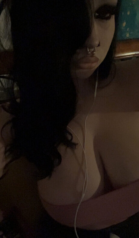 Gothminze sexy actress galleries