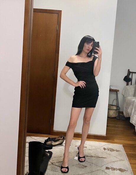 Anna Khachiyan model hot picture