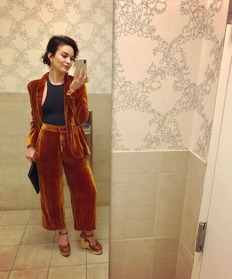 Britt Lower star hot pictures