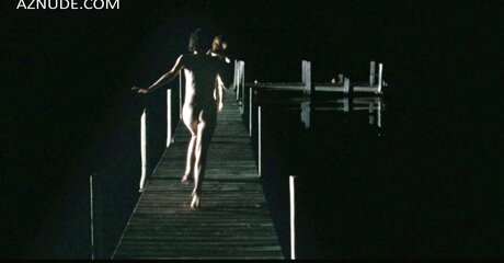 Britt Lower star naked photo