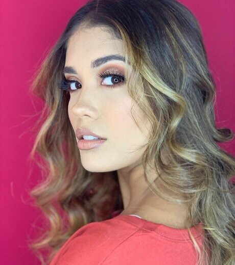 Valeria Emiliani model hd photos