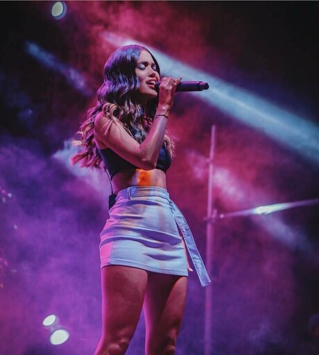 Valeria Emiliani model adult image