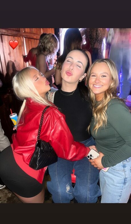 male naked onlyfans exclusive pic