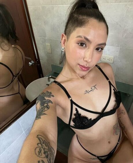 LupeHikari pornstar exclusive images