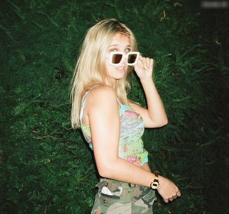 Nike101 best model pic