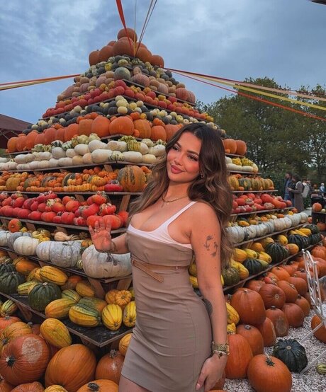 Silan H seyinoglu model sexy picture