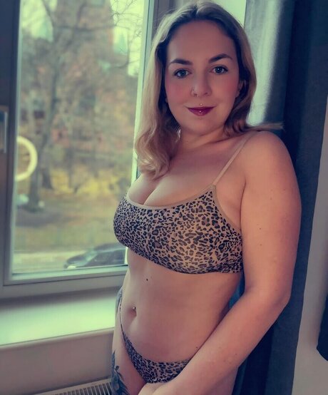 ThisIsEmmi model erotic picture