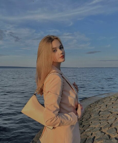 alina zaozerskayaaa erotic model img