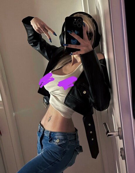 aryssa614 naked pornstar gallery