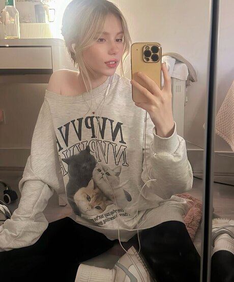 Kitty Mae naked star img