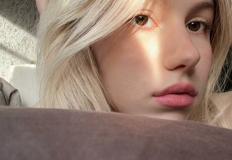 asian top onlyfans hot pic