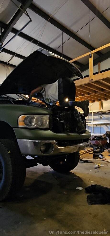 TheDieselQueen beautiful model image