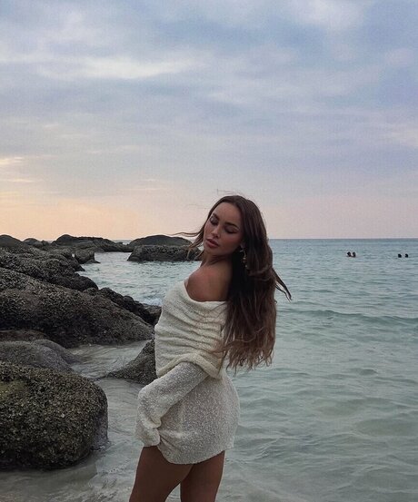 behind onlyfans free xxx image