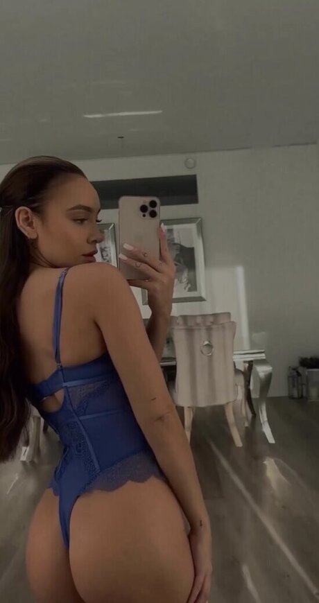 lesbian kissing onlyfans art nude image