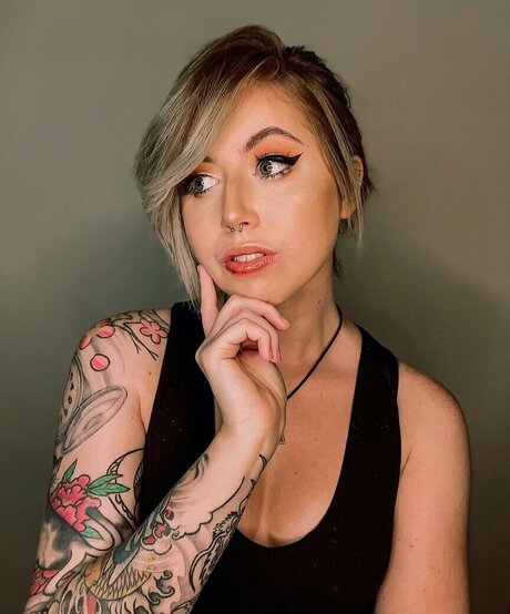 Nyybeats star erotic picture