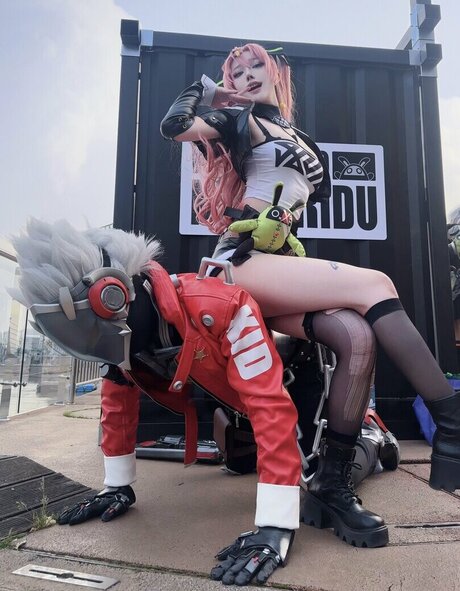 riri thisway xxx model galleries