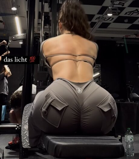 Lya Aylin exclusive model pic