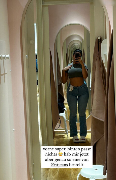 Lya Aylin pornstar erotic picture