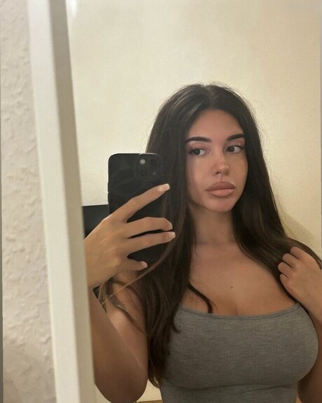 Lya Aylin nude pornstar photo