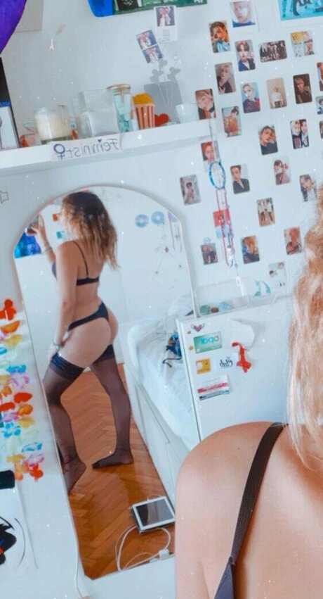 dumbbbvnny pornographic model images