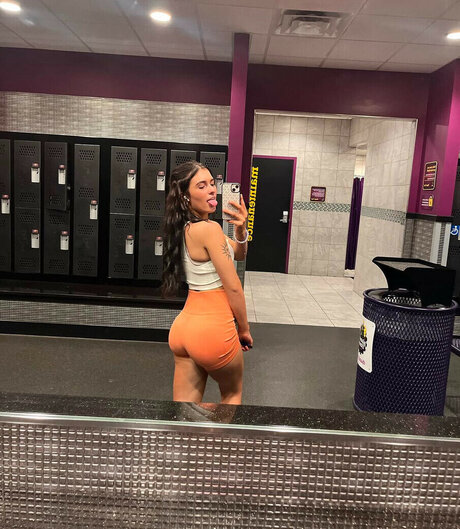 Raegan Owens nude star photo