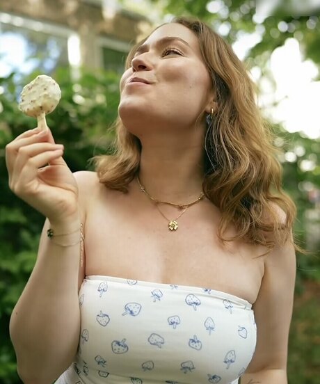 Sonny Loops star pornographic pic