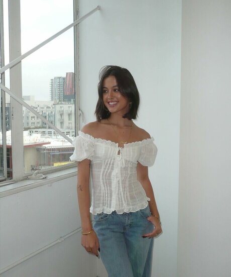 Lauren Avelina star nudes gallery